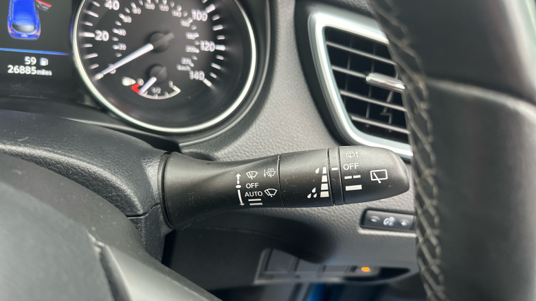 Nissan Qashqai 1.3 DiG-T N-Motion 5dr Petrol Hatchback